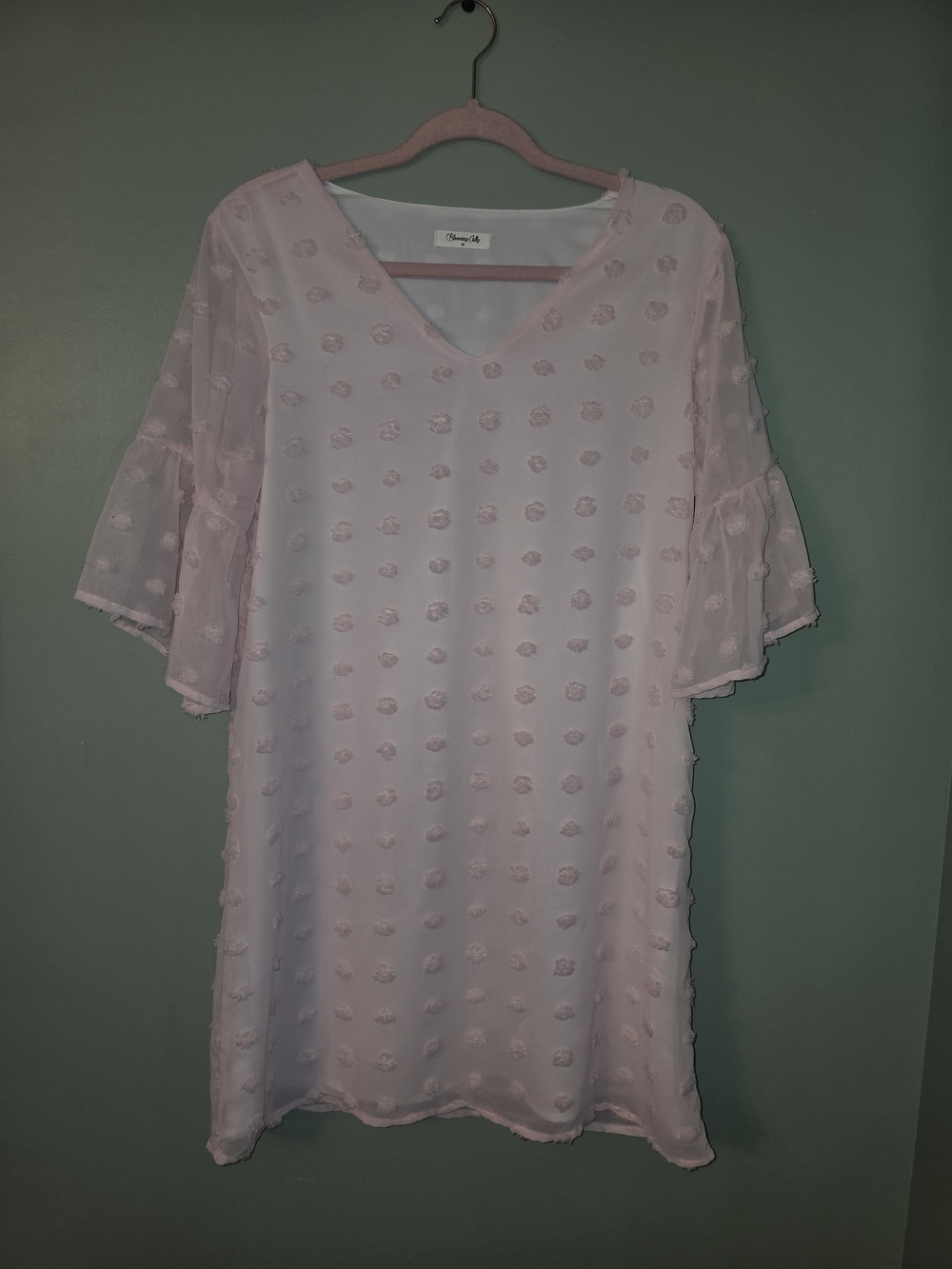 Women’s Textured V-Neck Flutter-Sleeve Dress in Light Pink